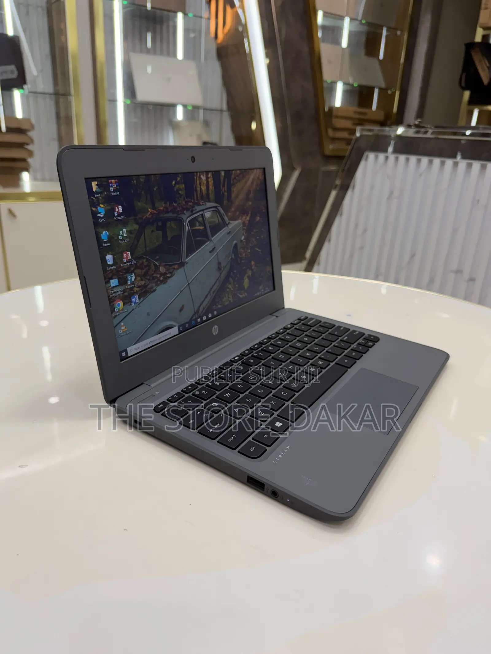Nouveau Ordinateur portable HP Stream 11 4GB Intel Pentium SSD 72GB