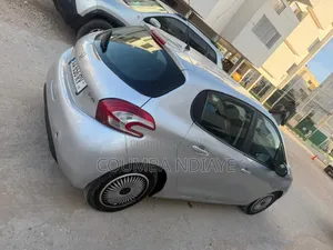 Peugeot 208 2015 Gris