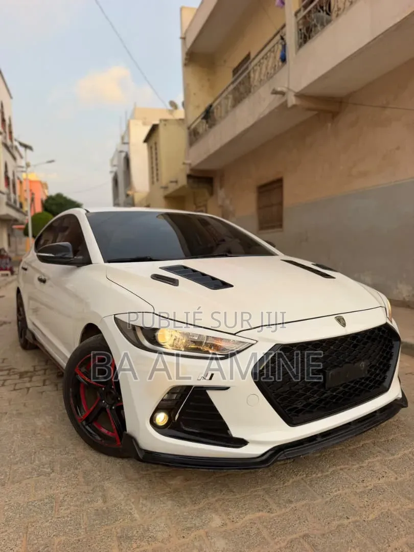 Hyundai Avante 2016 Blanc
