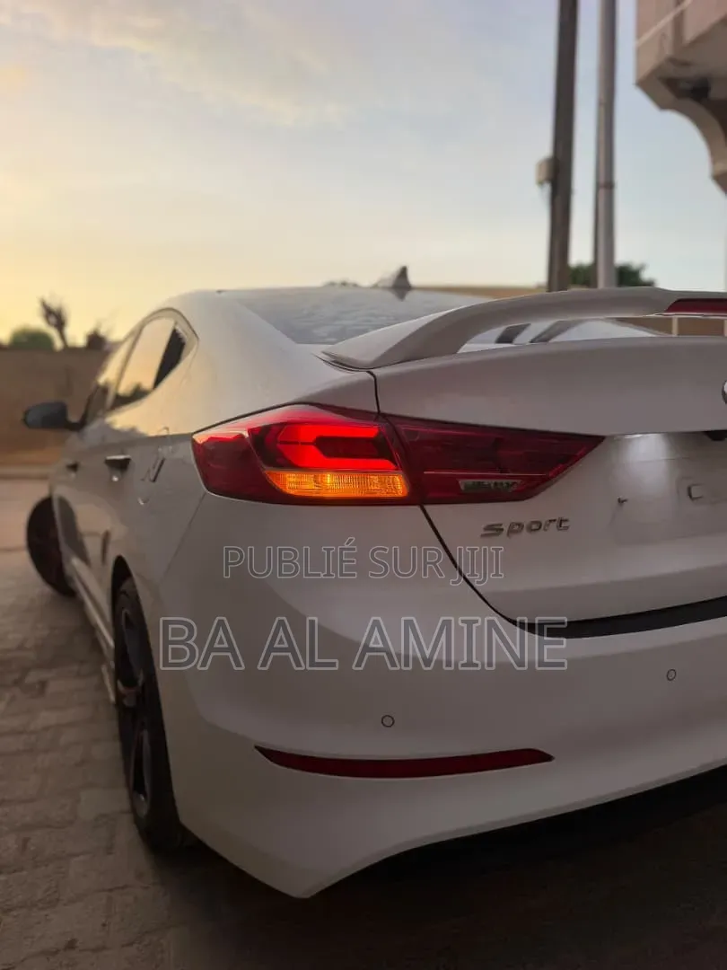 Hyundai Avante 2016 Blanc