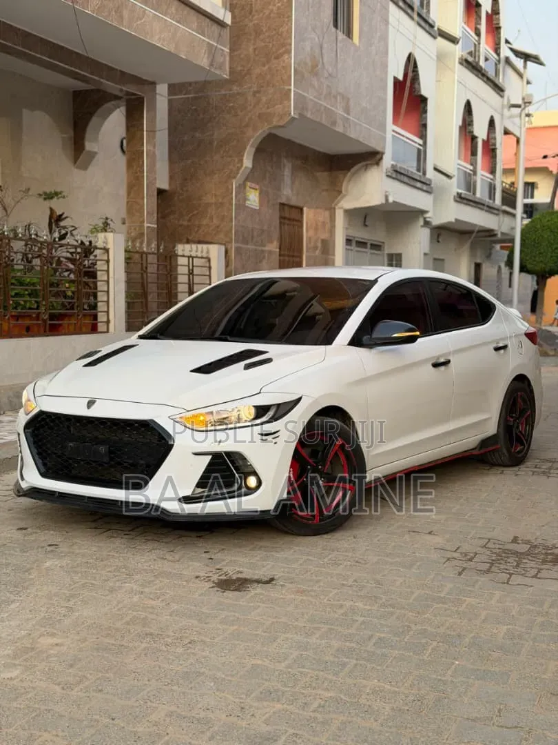 Hyundai Avante 2016 Blanc