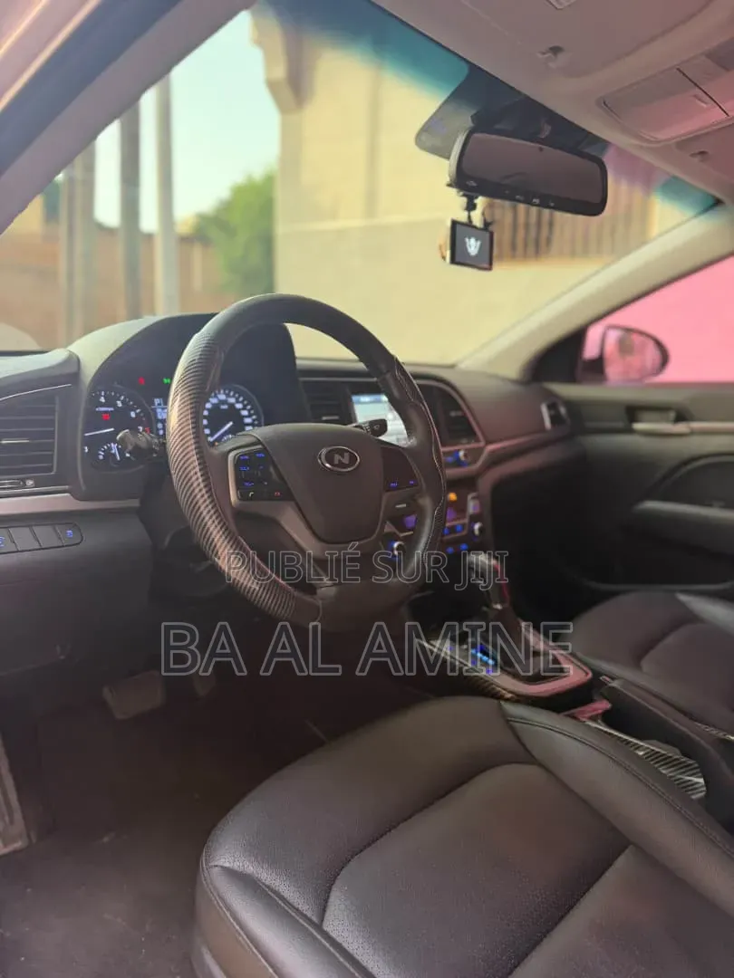 Hyundai Avante 2016 Blanc