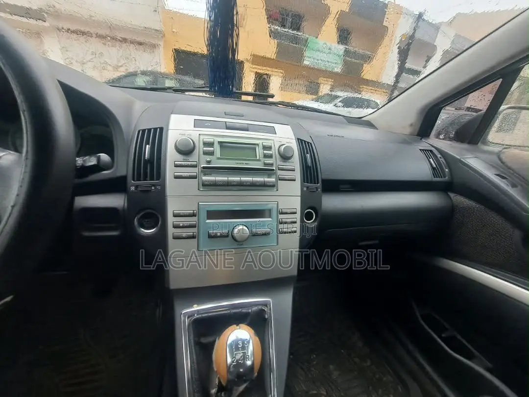 Toyota Verso 2014 Gris