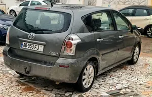 Toyota Verso 2014 Gris
