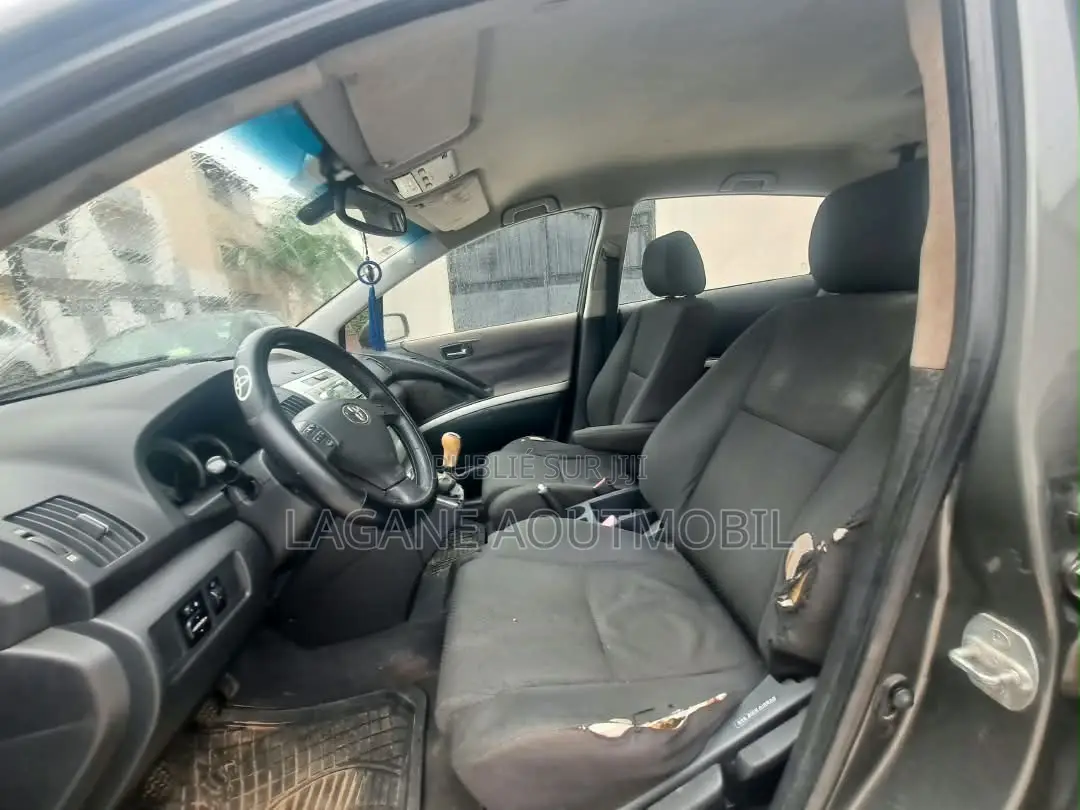 Toyota Verso 2014 Gris