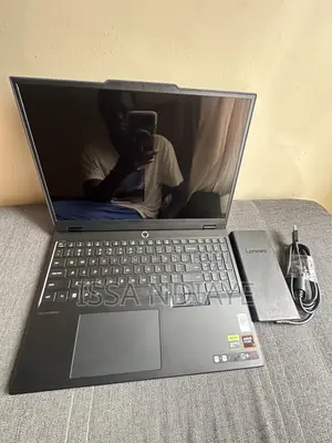 Nouveau Asus ROG Strix G16 G614 16GB AMD Ryzen 9 SSD 1T