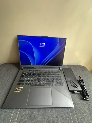 Nouveau Asus ROG Strix G16 G614 16GB AMD Ryzen 9 SSD 1T