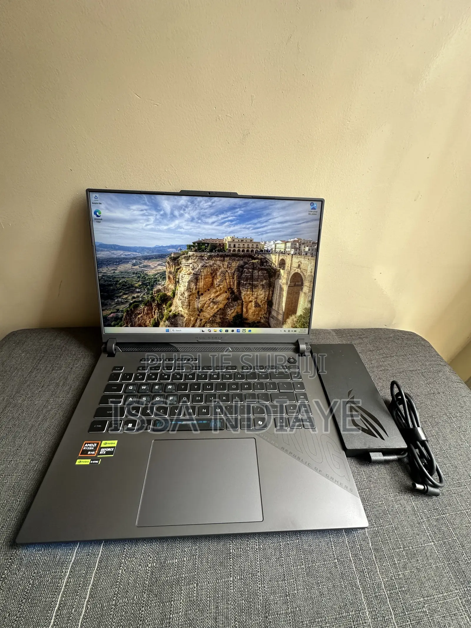 Nouveau Asus ROG Strix G16 G614 16GB AMD Ryzen 9 SSD 1T