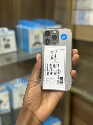 Nouveau Apple iPhone 13 Pro 256 GB Noir
