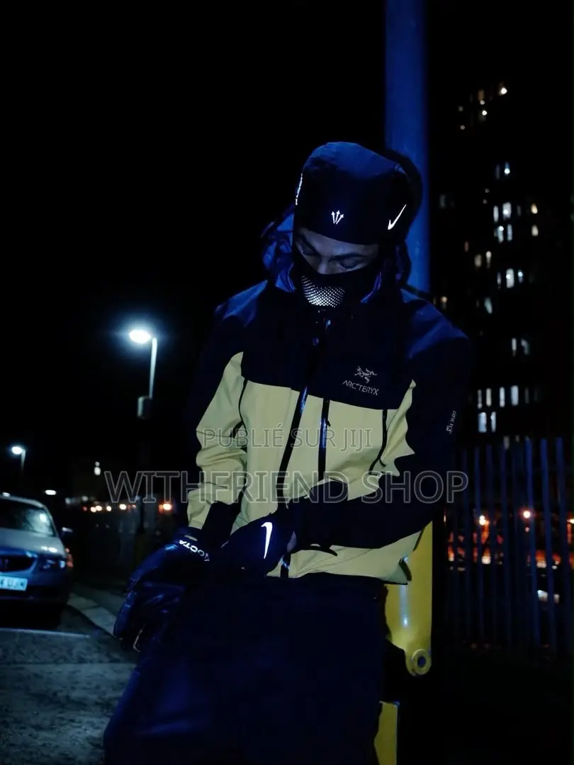Cagoule NOCTA – Noire, Logo Réfléchissant