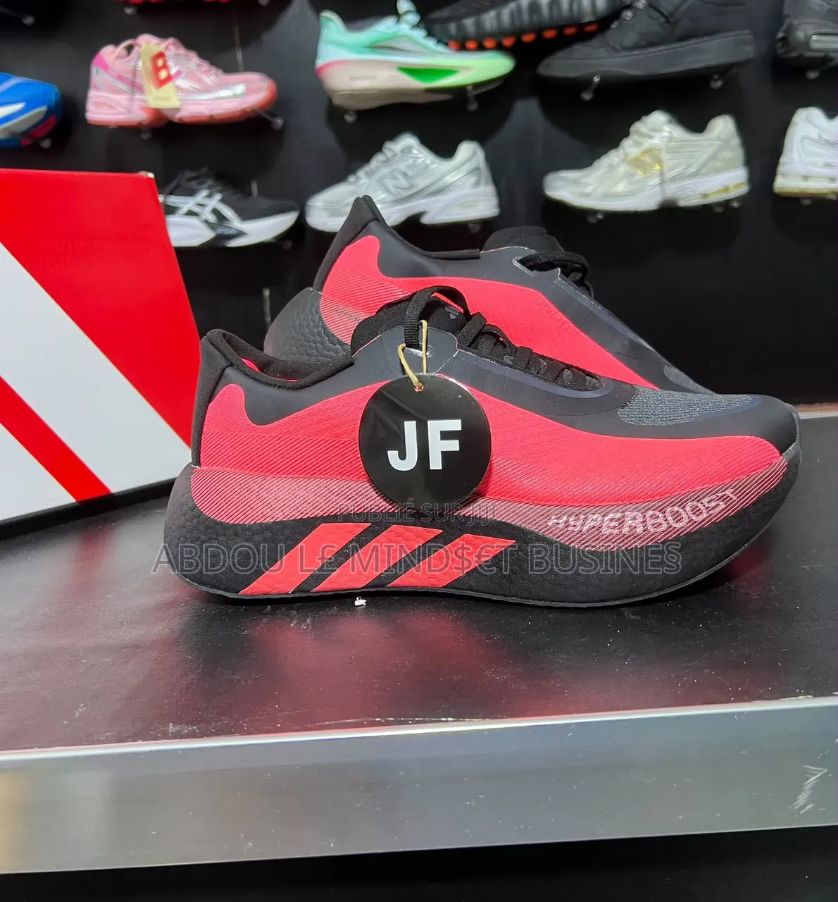 Adidas Hyperboost ATR Rouge-Noir Disponible