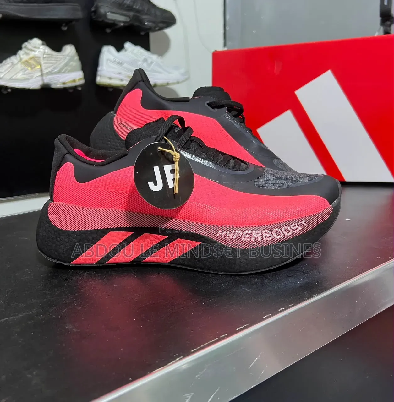 Adidas Hyperboost ATR Rouge-Noir Disponible