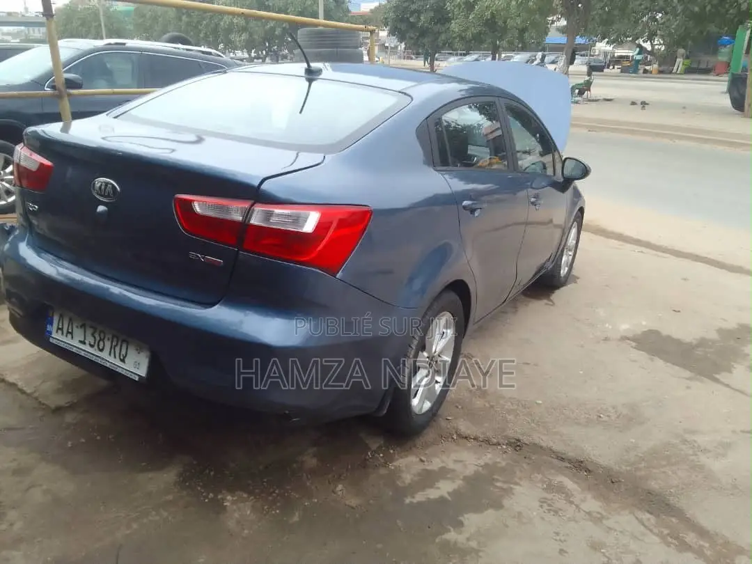 Kia Rio 2016 Gris