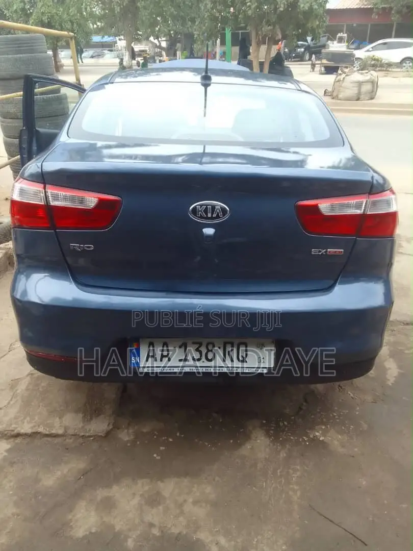 Kia Rio 2016 Gris