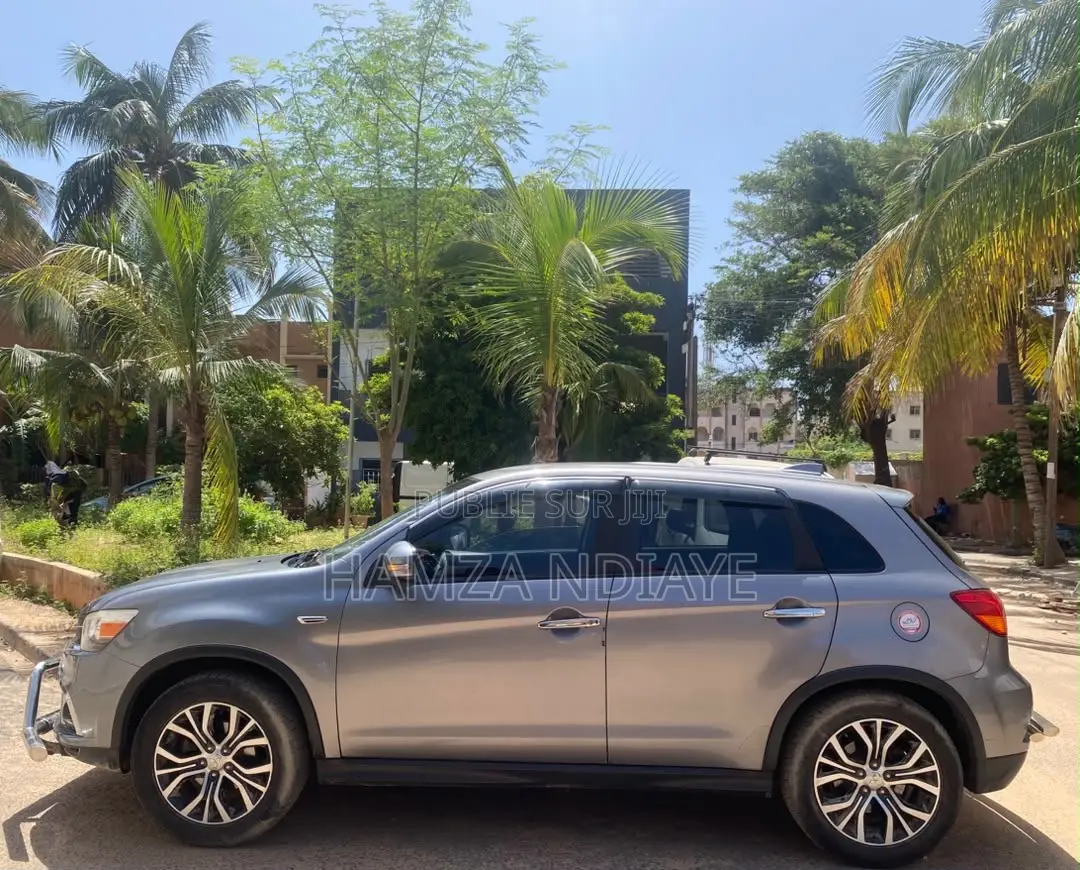 Mitsubishi Outlander 2018 Gris