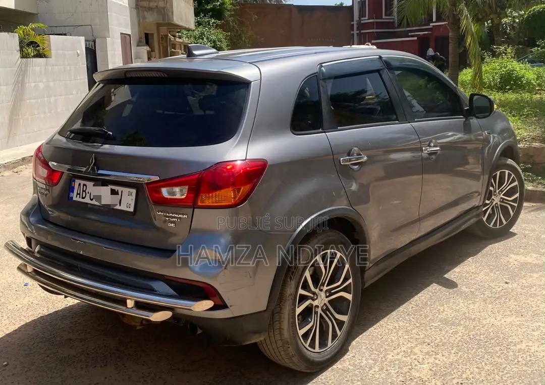 Mitsubishi Outlander 2018 Gris
