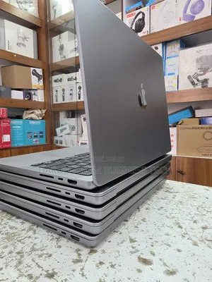 Nouveau Apple MacBook Pro 2021 M1 16GB Apple M1 Pro SSD 512GB