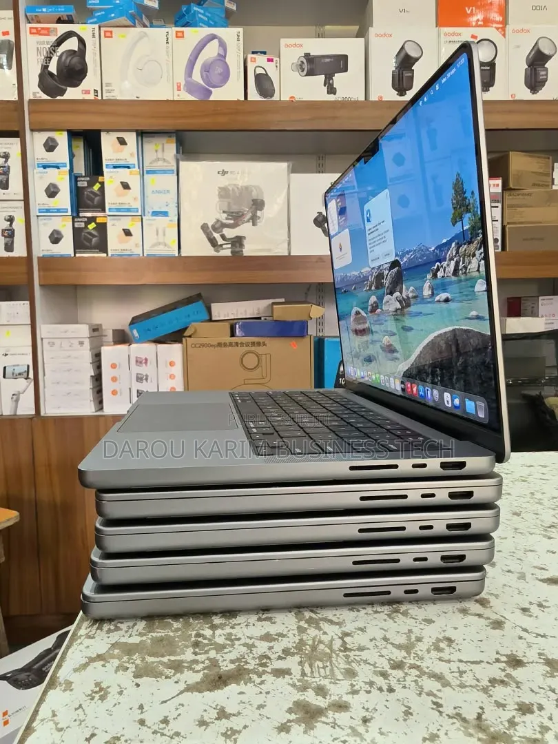 Nouveau Apple MacBook Pro 2021 M1 16GB Apple M1 Pro SSD 512GB
