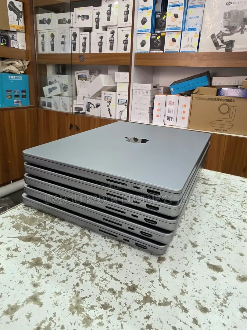 Nouveau Apple MacBook Pro 2021 M1 16GB Apple M1 Pro SSD 512GB