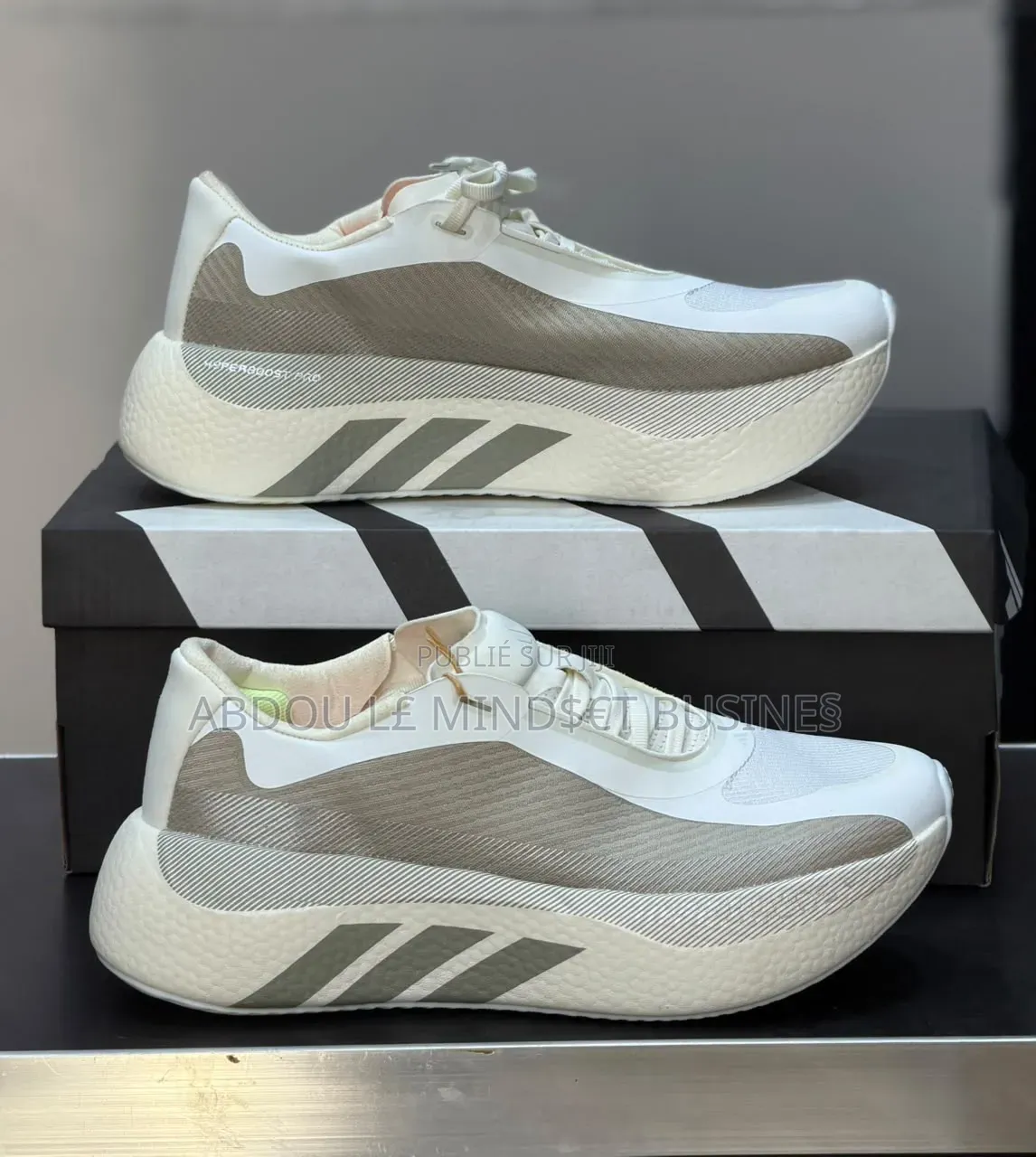 Adidas Hyperboost ATR Beige Disponible
