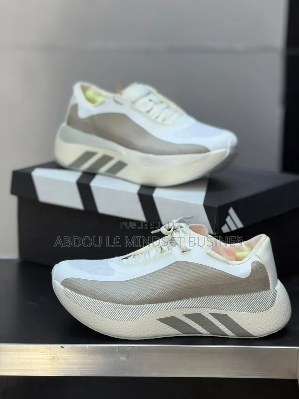 Adidas Hyperboost ATR Beige Disponible