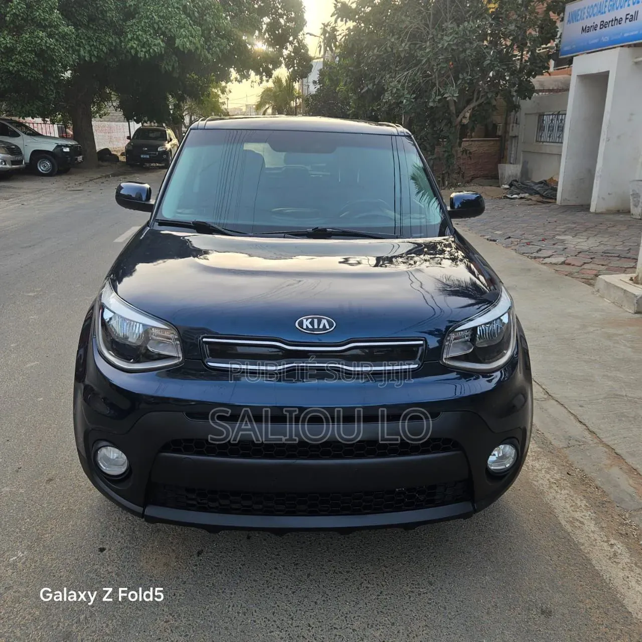 Kia Soul Base Hatchback 2017 Bleu