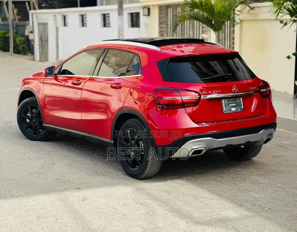 Mercedes-Benz GLA 250 2019 Rouge