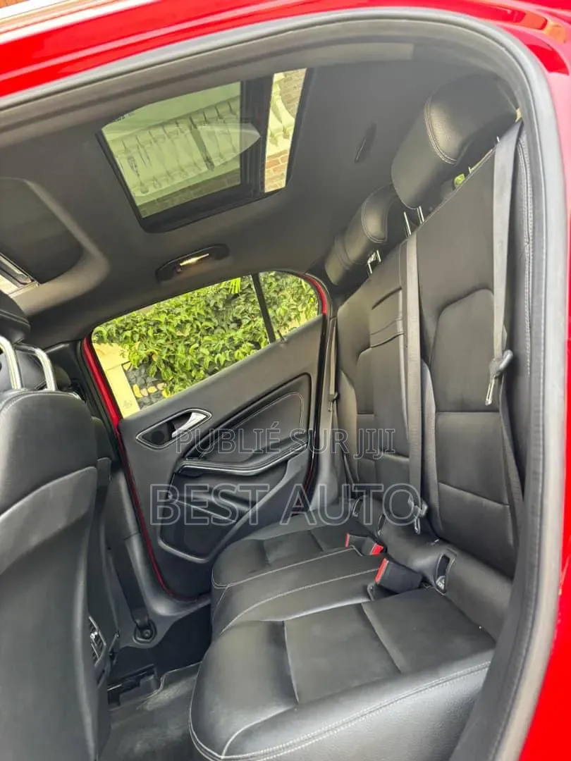 Mercedes-Benz GLA 250 2019 Rouge