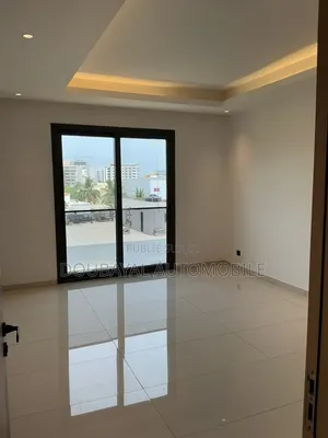 4chbre Appartement dans Appartement A Louer à Vendre