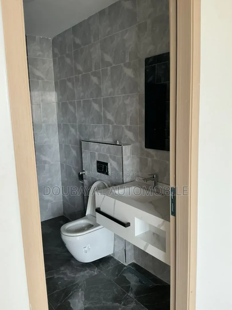 4chbre Appartement dans Appartement A Louer à Vendre
