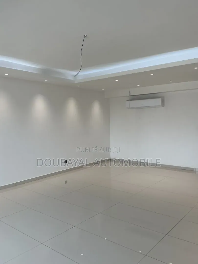 4chbre Appartement dans Appartement A Louer à Vendre