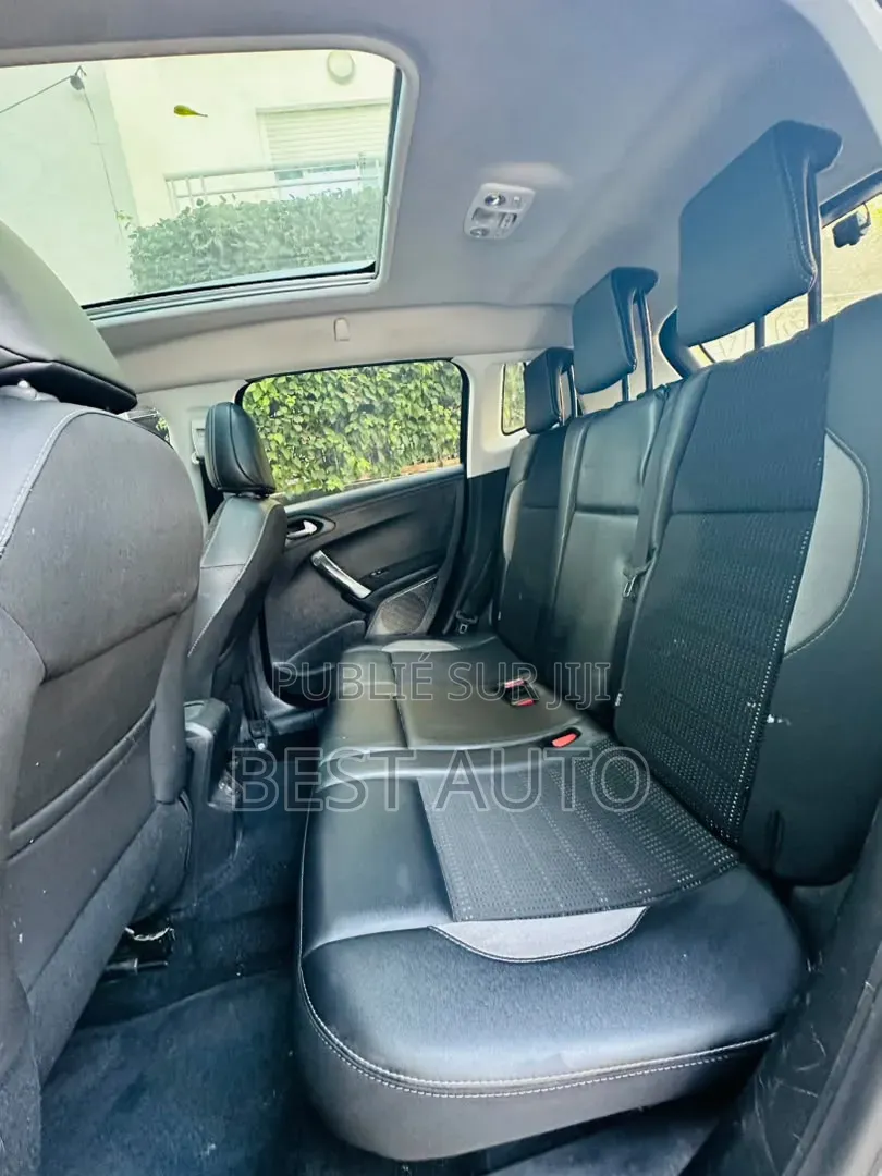 Peugeot 2008 2017 Gris