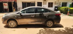 Toyota Yaris 2019 Marron