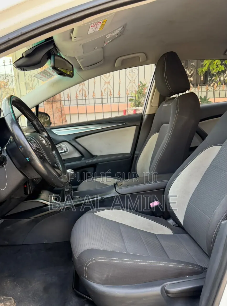 Toyota Avensis 2016 Blanc