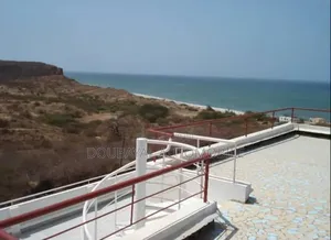 Meublé 5chbre Villa dans Villa Meuble À, Thiès Sud à Vendre
