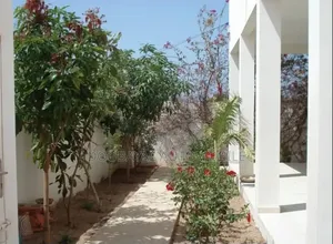 Meublé 5chbre Villa dans Villa Meuble À, Thiès Sud à Vendre