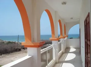 Meublé 5chbre Villa dans Villa Meuble À, Thiès Sud à Vendre