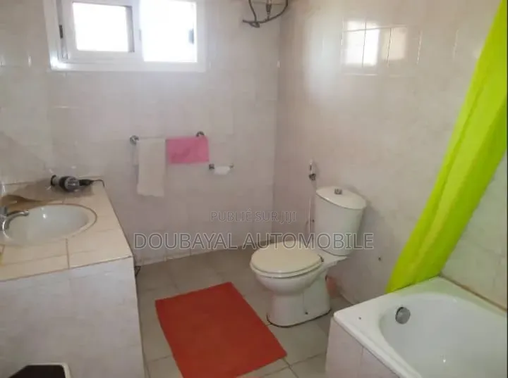 Meublé 5chbre Villa dans Villa Meuble À, Thiès Sud à Vendre