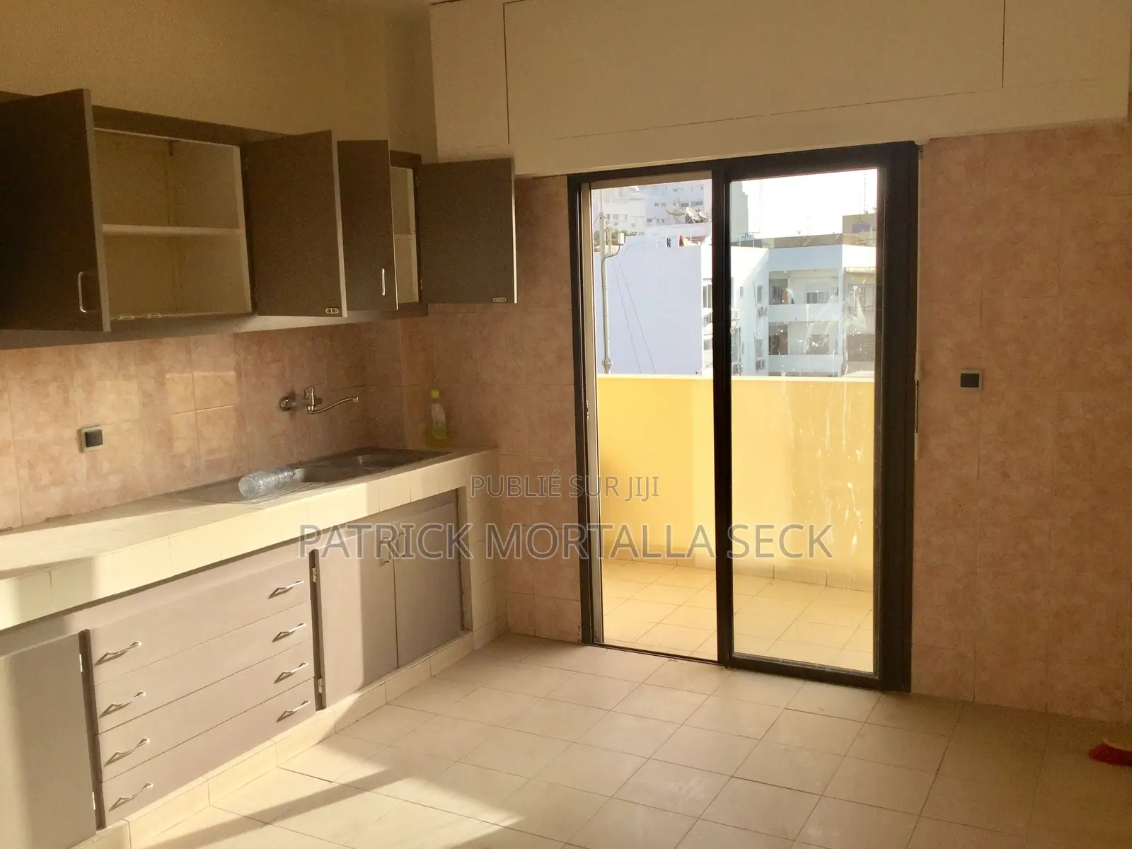 3chbre Appartement dans Dakar Plateau à Louer