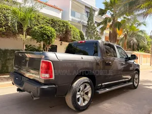 Dodge RAM 2016 Gris