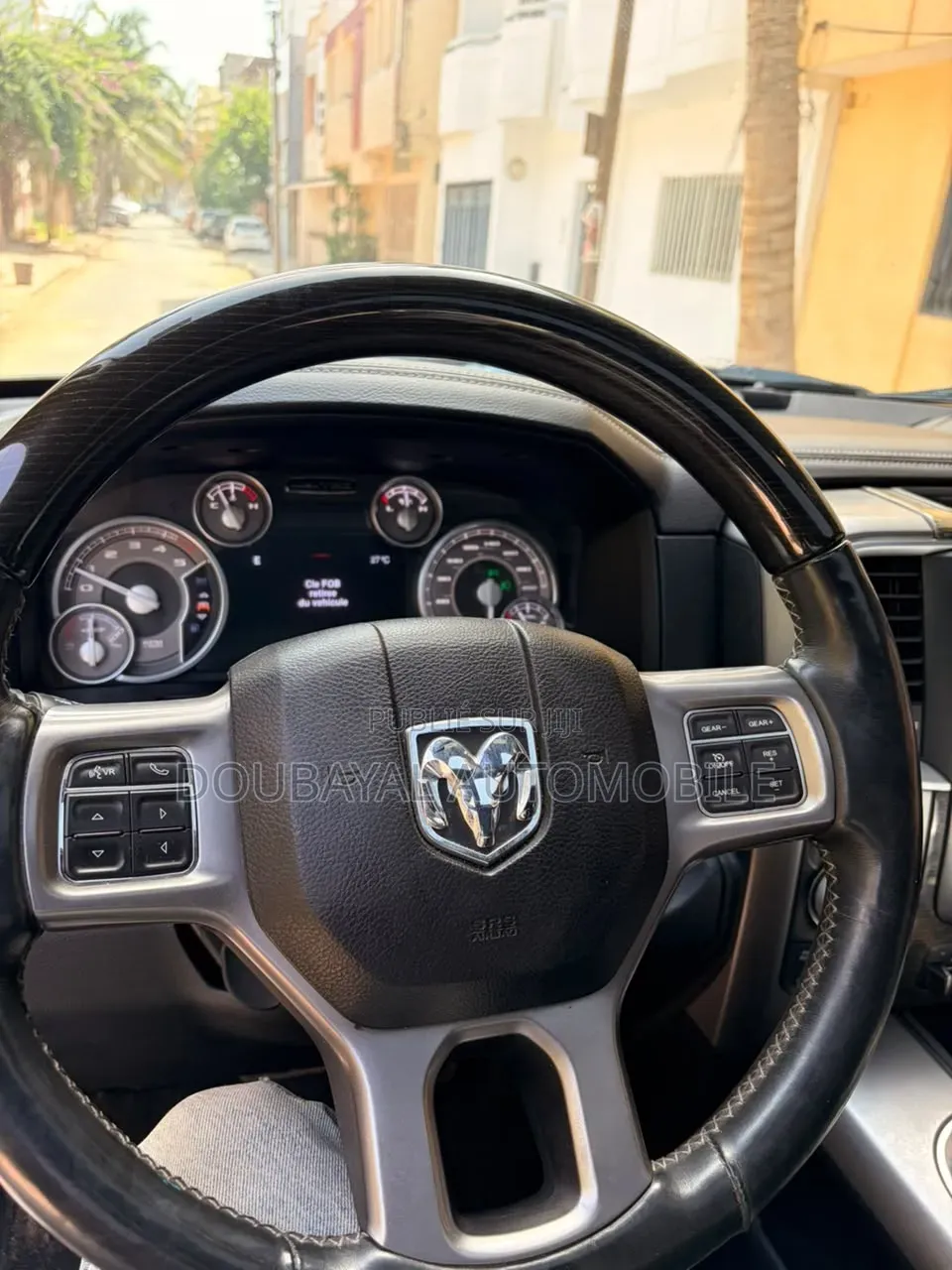Dodge RAM 2016 Gris