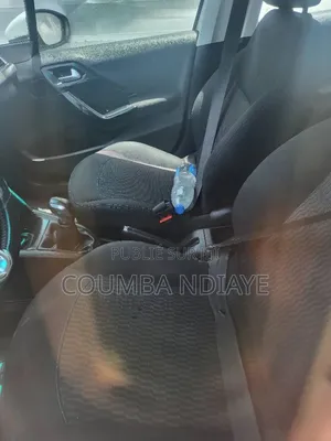 Peugeot 208 2018 Blanc cassé