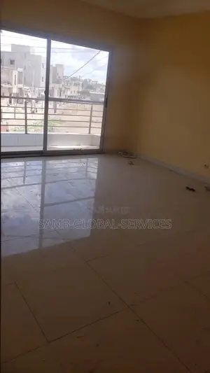 3chbre Appartement dans Yoff à Louer