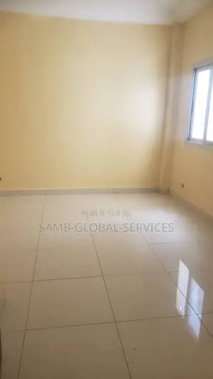 3chbre Appartement dans Yoff à Louer