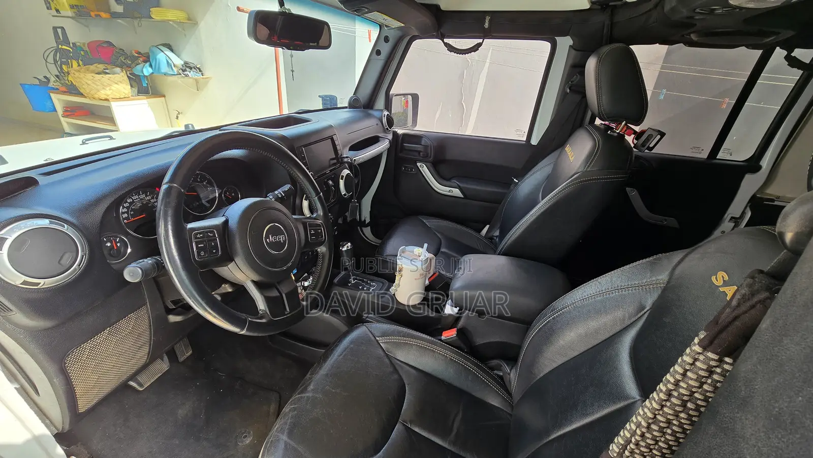 Jeep Wrangler Unlimited Sport RHD 4dr SUV 4WD (3.6L 6cyl 5A) 2014 Blanc