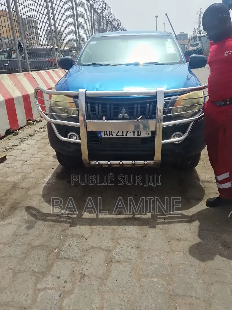 Mitsubishi L200 2017 Bleu