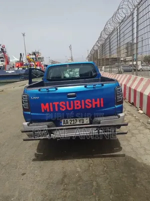 Mitsubishi L200 2017 Bleu