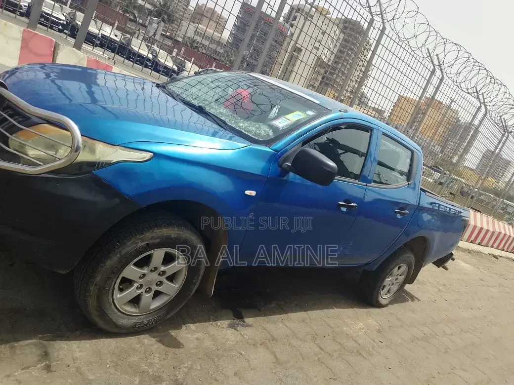 Mitsubishi L200 2017 Bleu