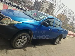 Mitsubishi L200 2017 Bleu