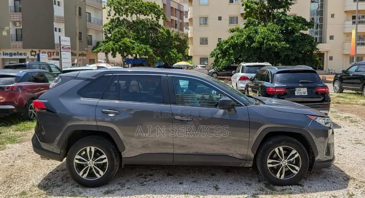 Toyota RAV4 2023 Gris